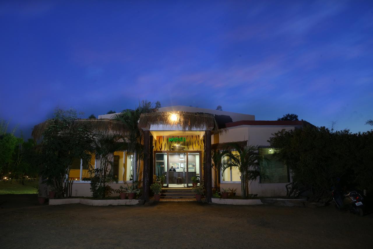 Mogli Resort Kānha Exterior foto