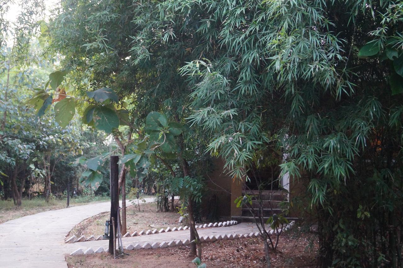 Mogli Resort Kānha Exterior foto