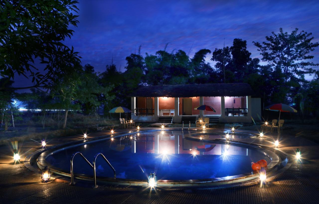 Mogli Resort Kānha Exterior foto